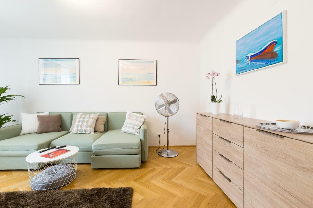 Apartment Rudolfsplatz Wina Bagian luar foto